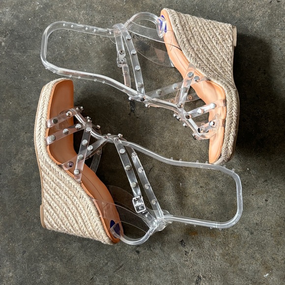 NWOT Dolce Vita Maxton Crystal Clear Studded Vinyl Wedge Espadrille Sandals - Picture 1 of 9